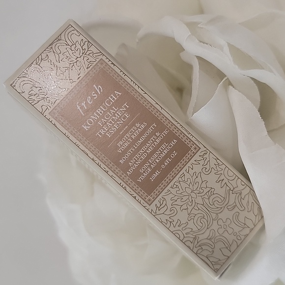 Fresh Cosmetic Bag With Samples - Picture 6 of 6